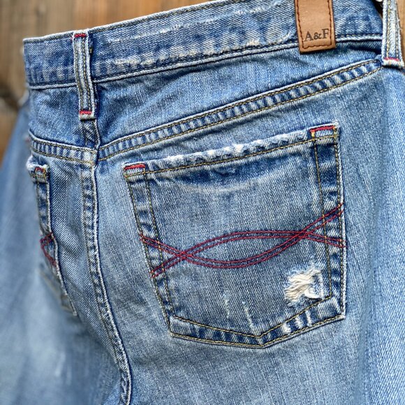Abercrombie & Fitch Distressed Rolled Cuff Jeans (8R) - Picture 8 of 14